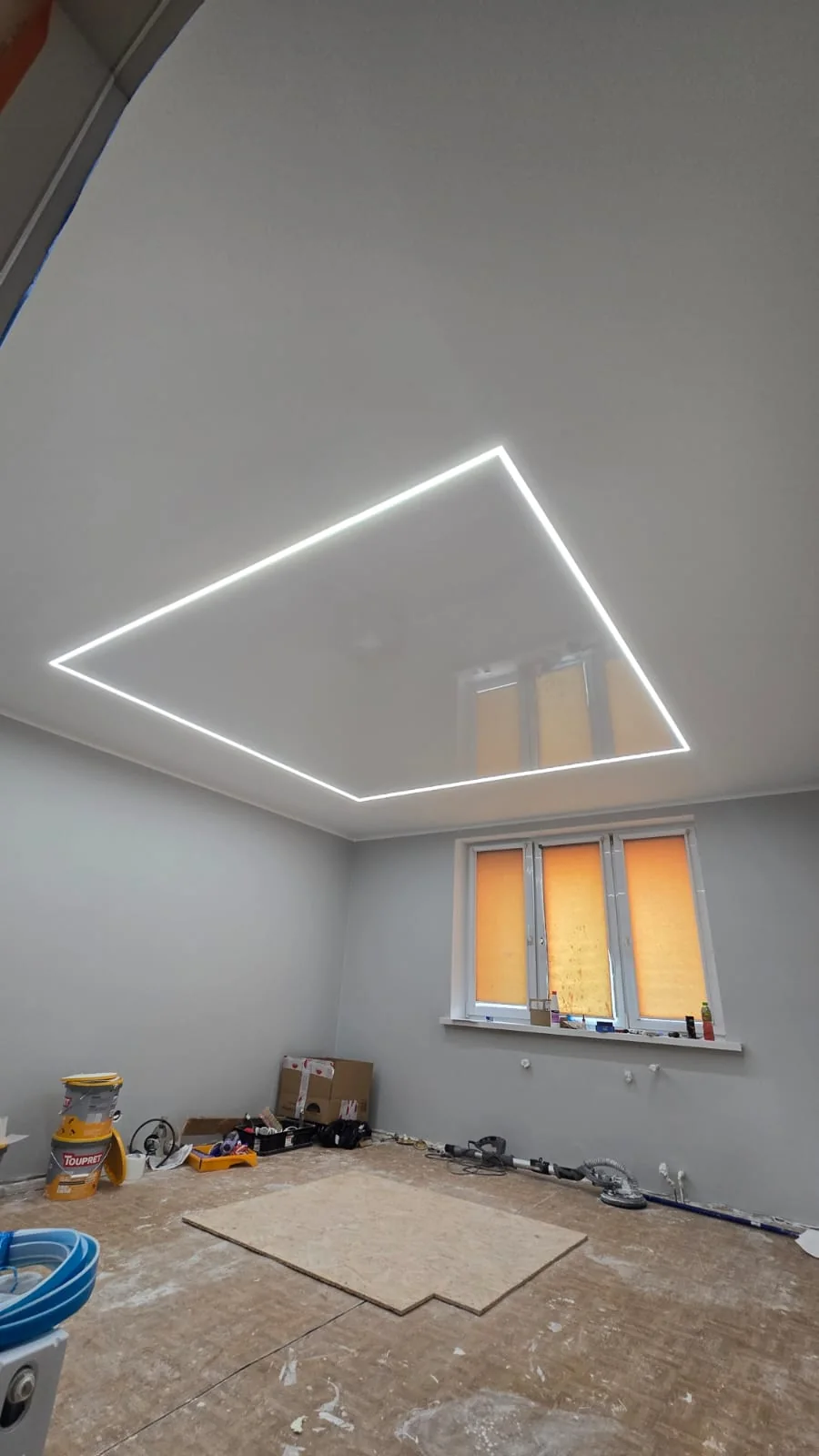 Realizacja sufitu napinanego Samantha-Bau - zdjęcie 25