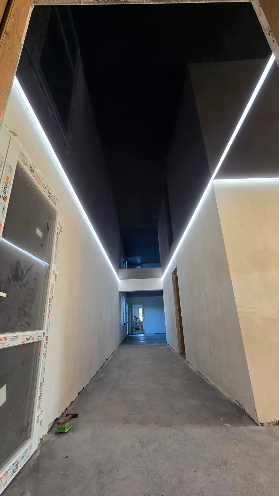 Realizacja sufitu napinanego Samantha-Bau - zdjęcie 30